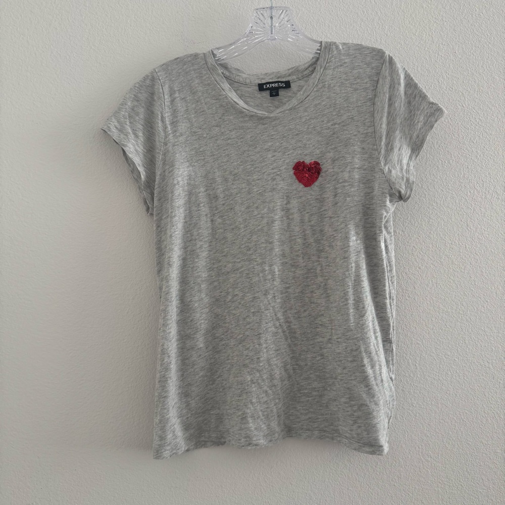 Express Gray‎ Sequin Res Heart T-Shirt Size: L